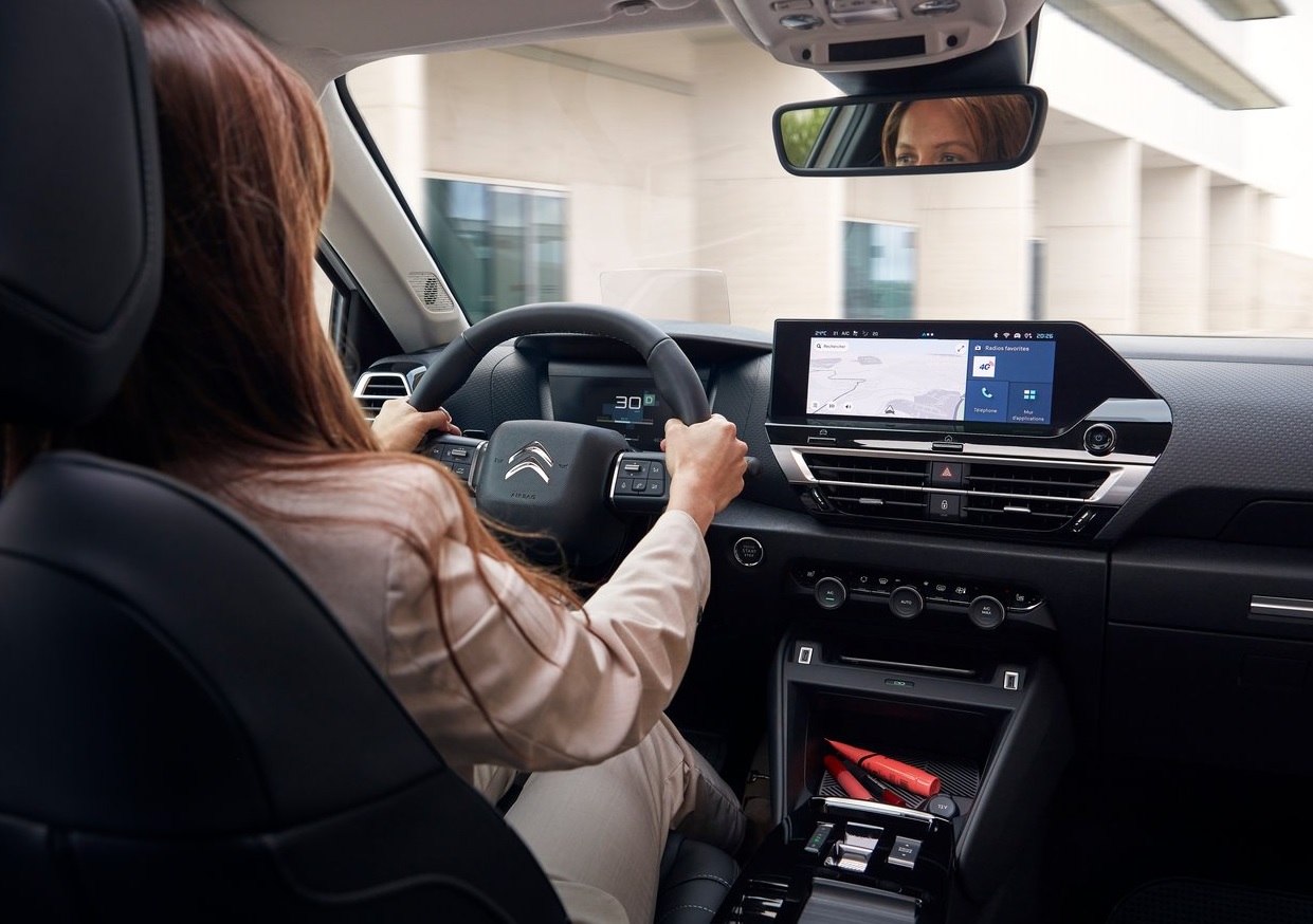 2022 Citroen C4 X 1.2 PureTech Shine Bold Technical Specifications