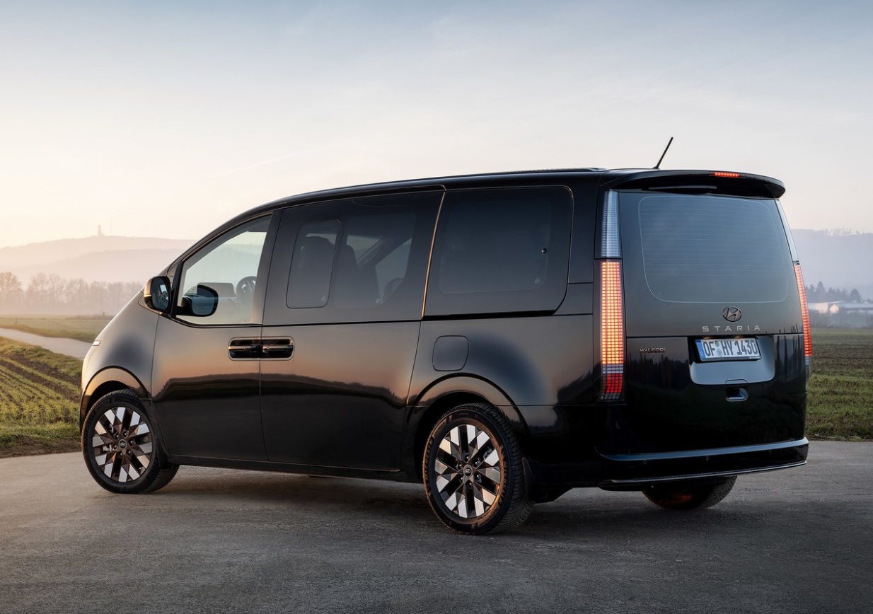 2022 Hyundai Staria 2.2 CRDi Prime Technical Specifications