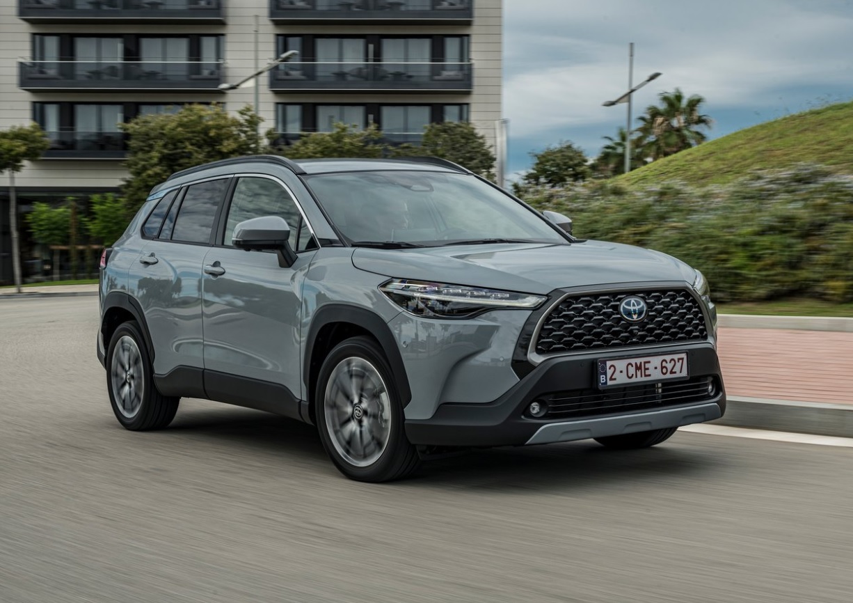 2023 Toyota Corolla Cross 1.8 Hybrid Flame Specifications