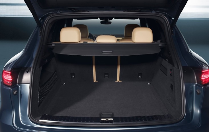 2018 Porsche Cayenne 2.9 440 HP Boot Space