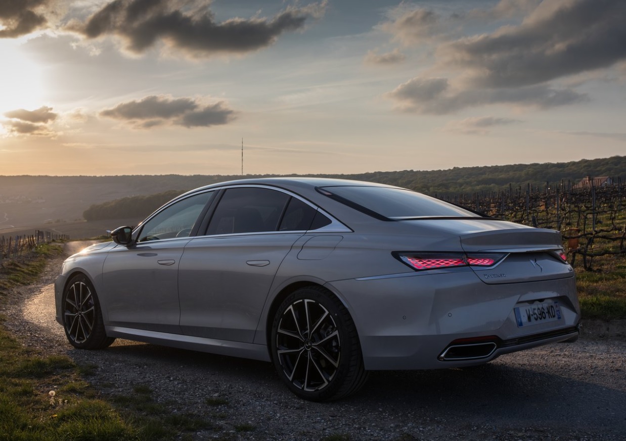 2022 DS DS 9 1.6 PureTech Performance Line Technical Specifications