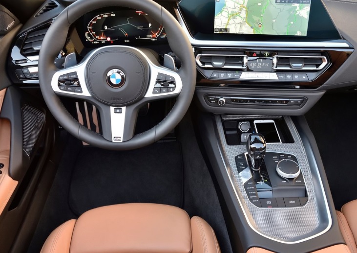2025 BMW Z Series Z4 2.0 sDrive30i 258 HP Boot Space