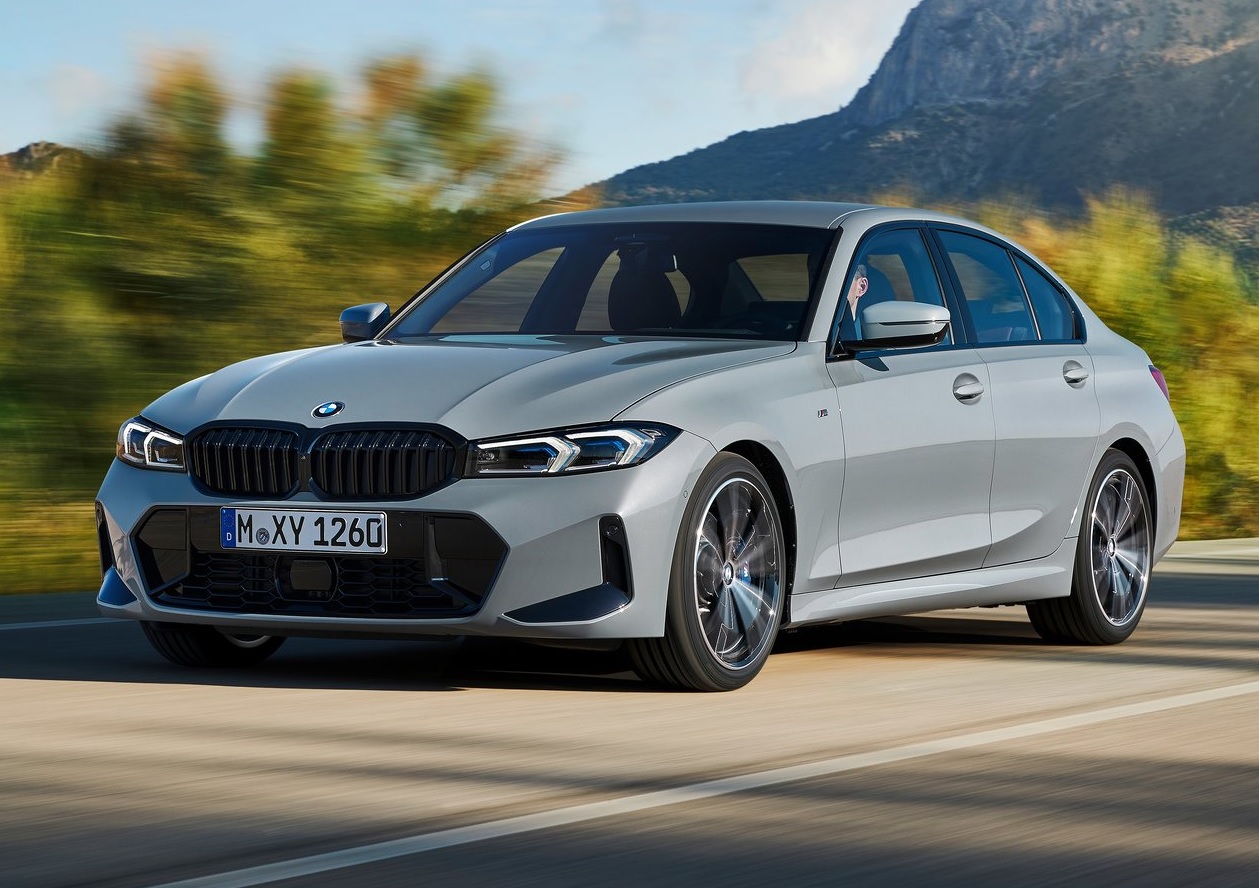 2025 BMW 3 Series 320i 1.6 170 HP Boot Space