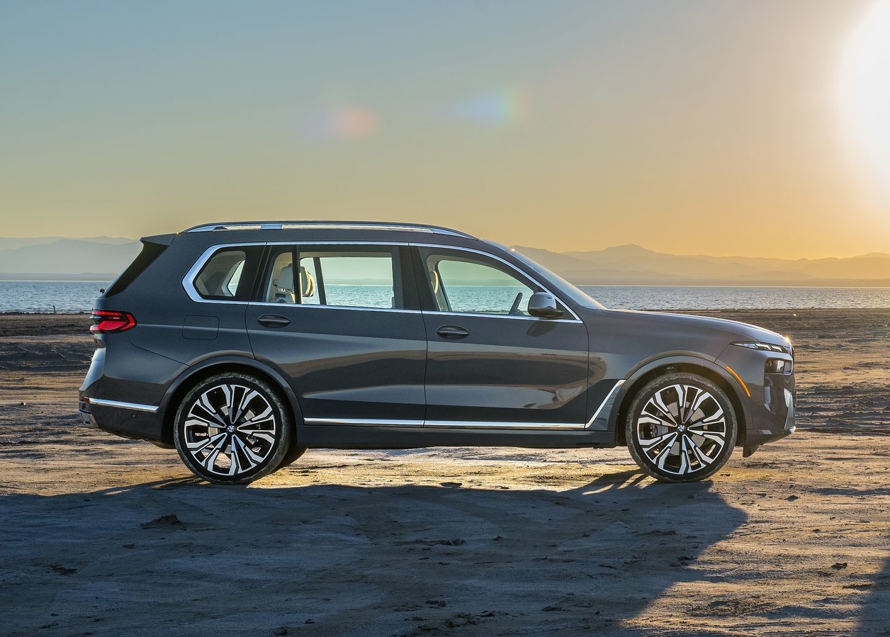 2025 BMW X7 3.0 xDrive40d 340 HP Boot Space