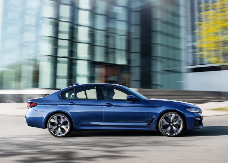 2022 BMW 5 Series 520d 2.0 xDrive Luxury Line Technical Specifications